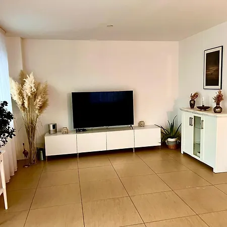 Апартаменты Schoene Ferienwohnung Mit Garten