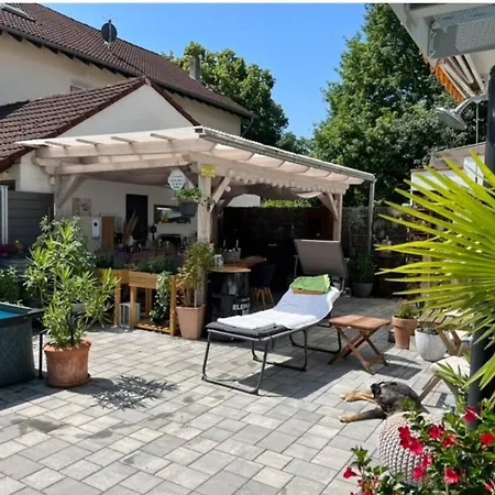 Апартаменты Schoene Ferienwohnung Mit Garten